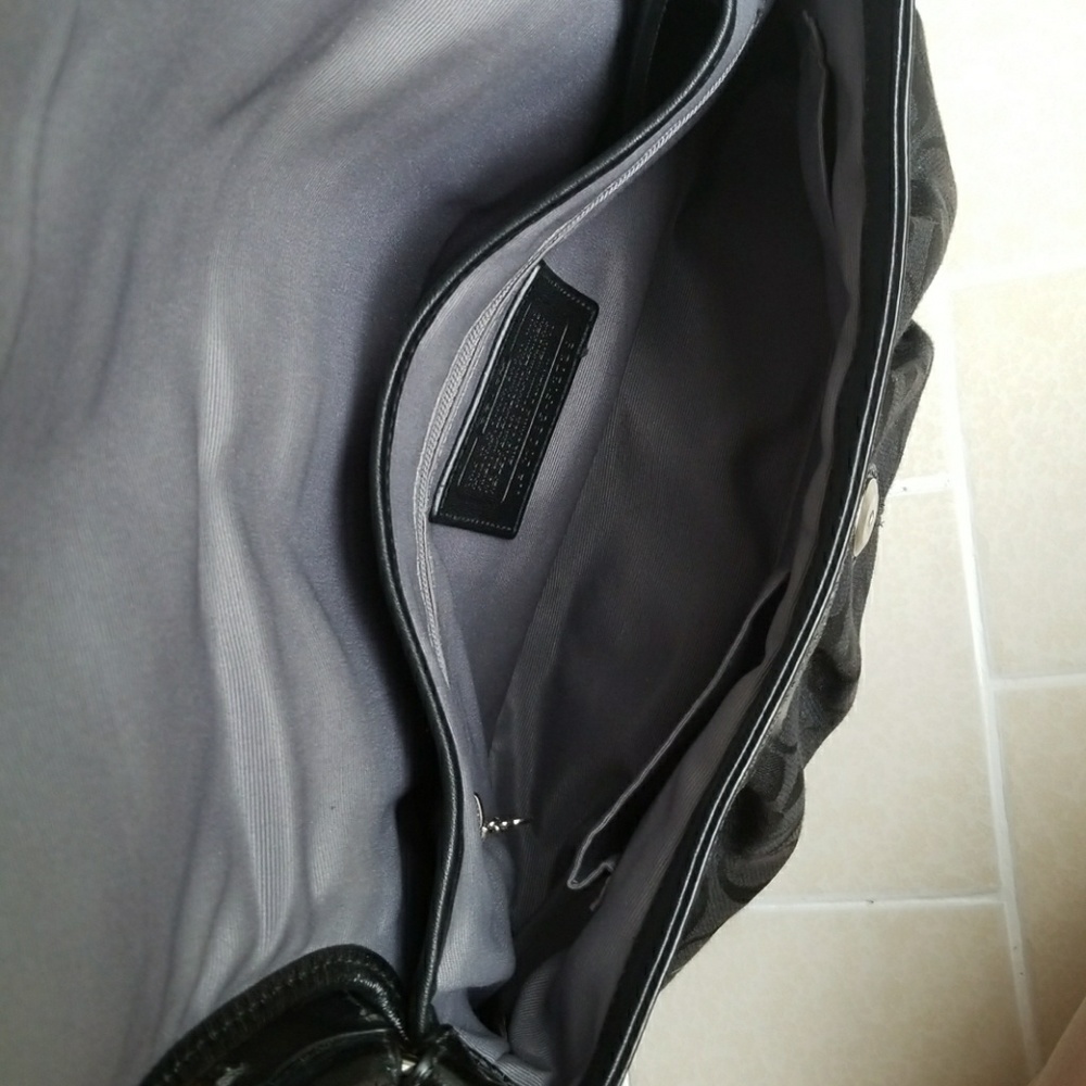 Coach Shoulder Bag - Picture 6 of 7